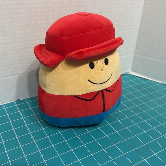 SquishMallows Peanuts Charlie Brown 8 Inch Plush Toy - Picture 2 of 8